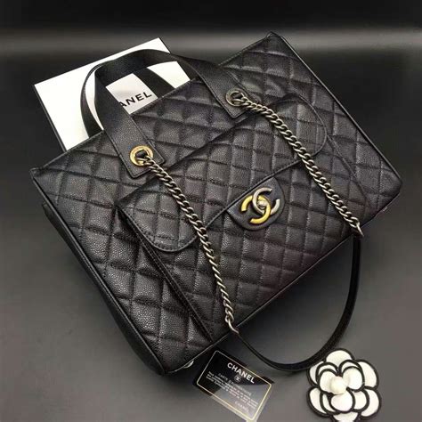 bolsa sacola chanel|More.